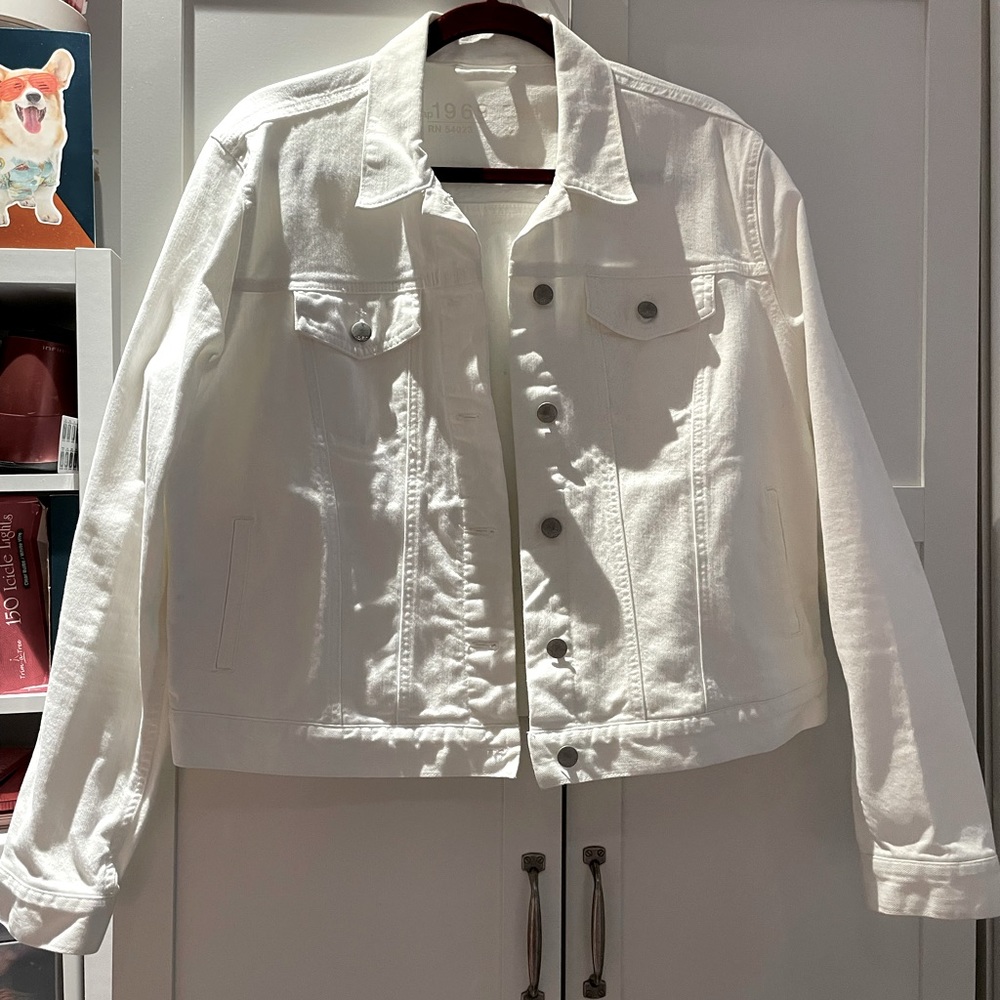 GAP WHITE DENIM JEAN JACKET SIZE XL